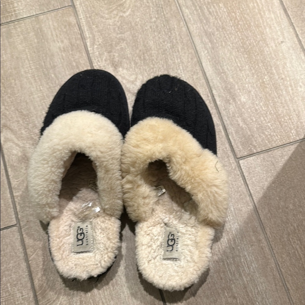 UGG Women's Black and Cream Knit Slippers